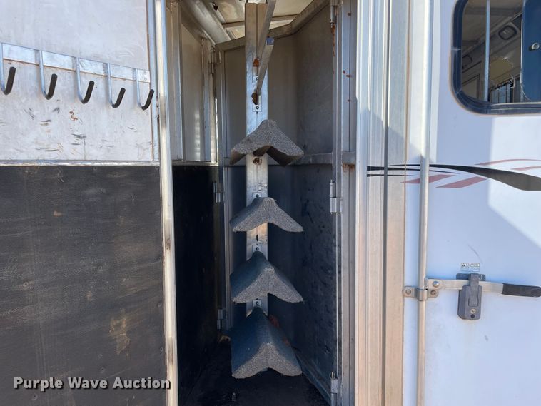 image for item MI9777 2006 Cimarron  livestock trailer