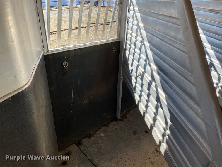 image for item MI9777 2006 Cimarron  livestock trailer