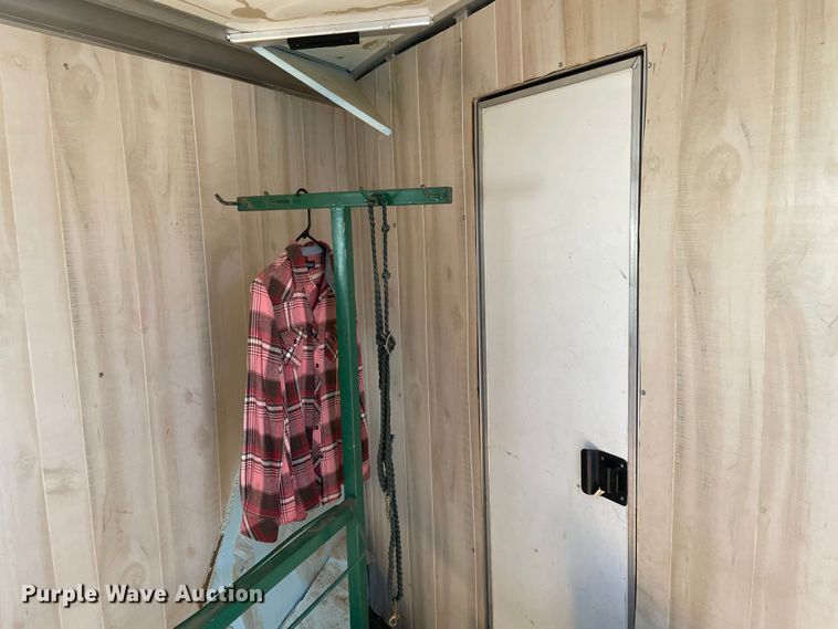 image for item MI9777 2006 Cimarron  livestock trailer