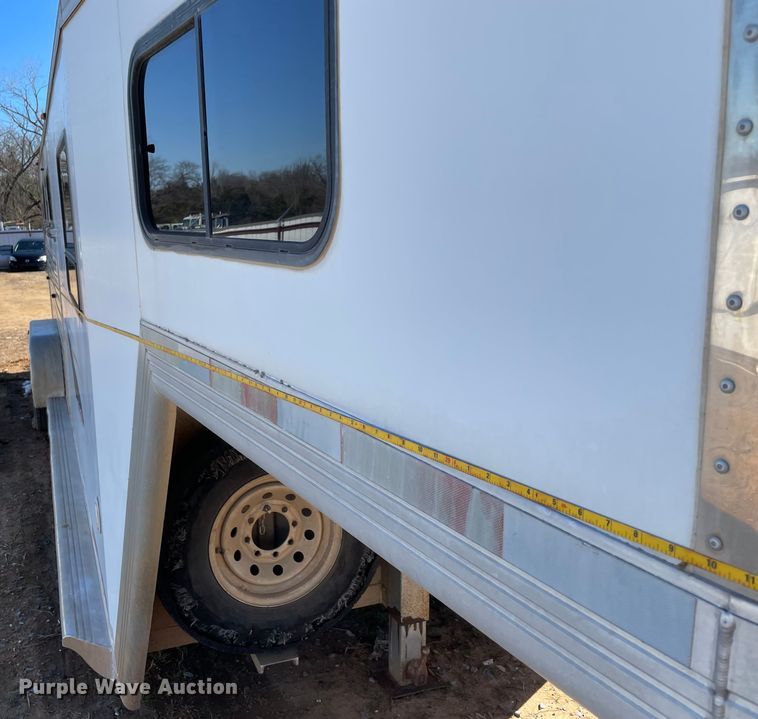 image for item MI9777 2006 Cimarron  livestock trailer