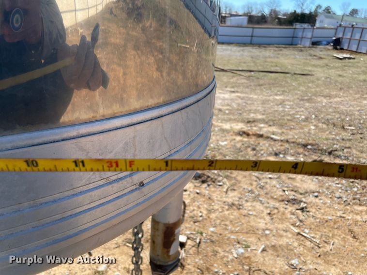 image for item MI9777 2006 Cimarron  livestock trailer