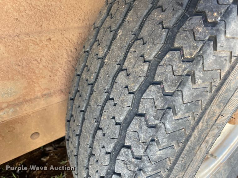 image for item MI9777 2006 Cimarron  livestock trailer