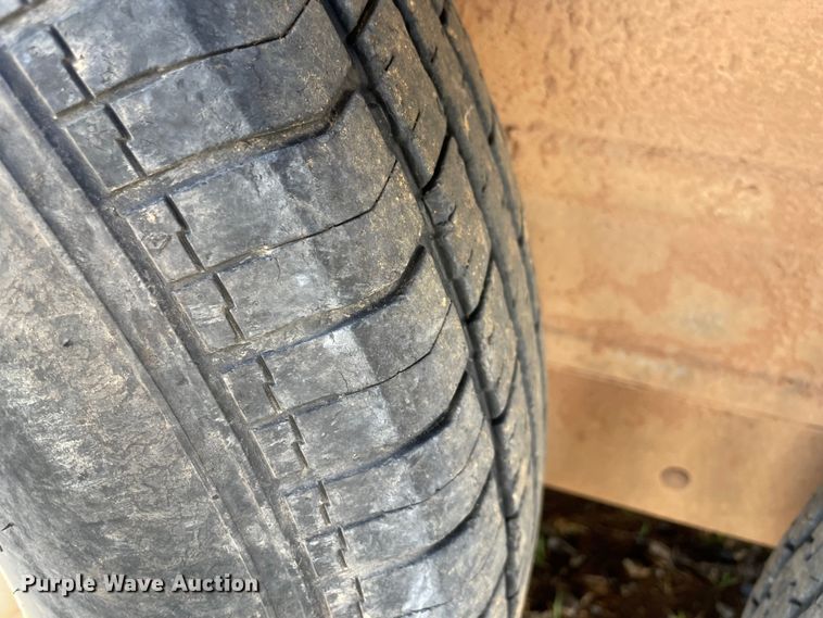 image for item MI9777 2006 Cimarron  livestock trailer