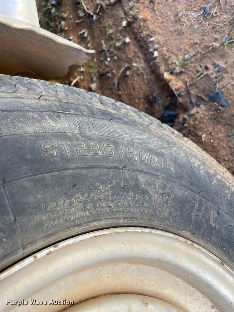 image for item MI9777 2006 Cimarron  livestock trailer