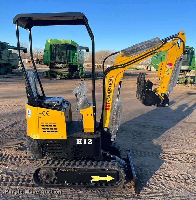 image for item ML9810 2022 Agrotk H12  mini excavator