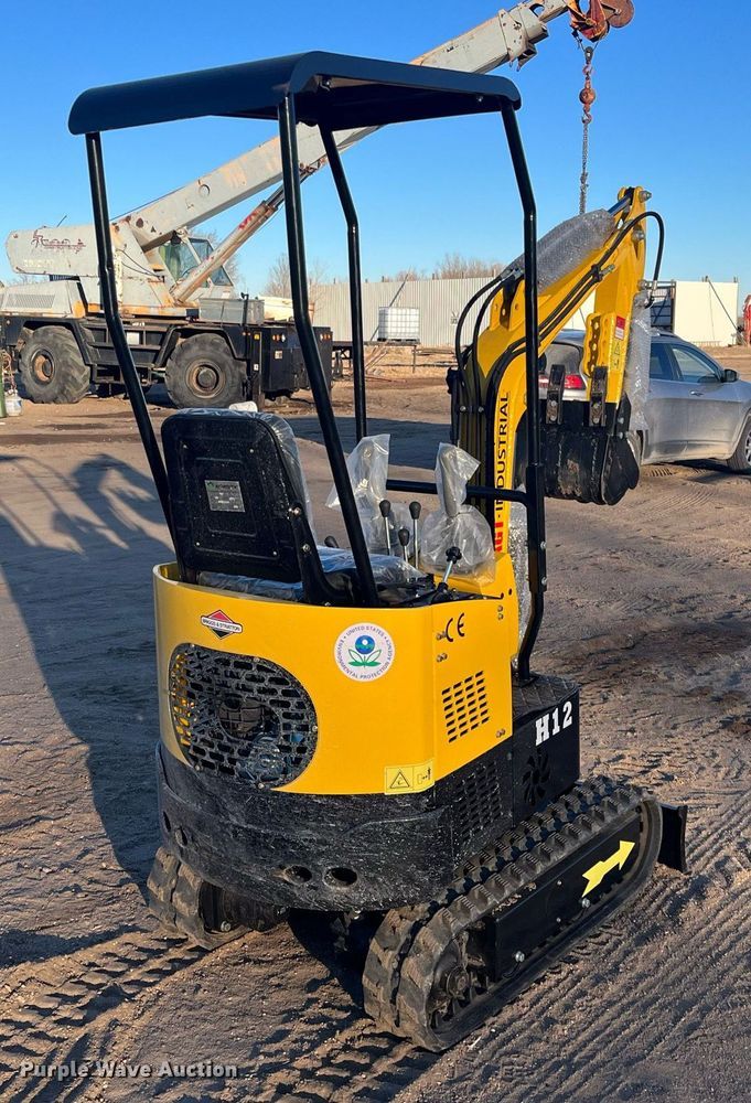 image for item ML9810 2022 Agrotk H12  mini excavator