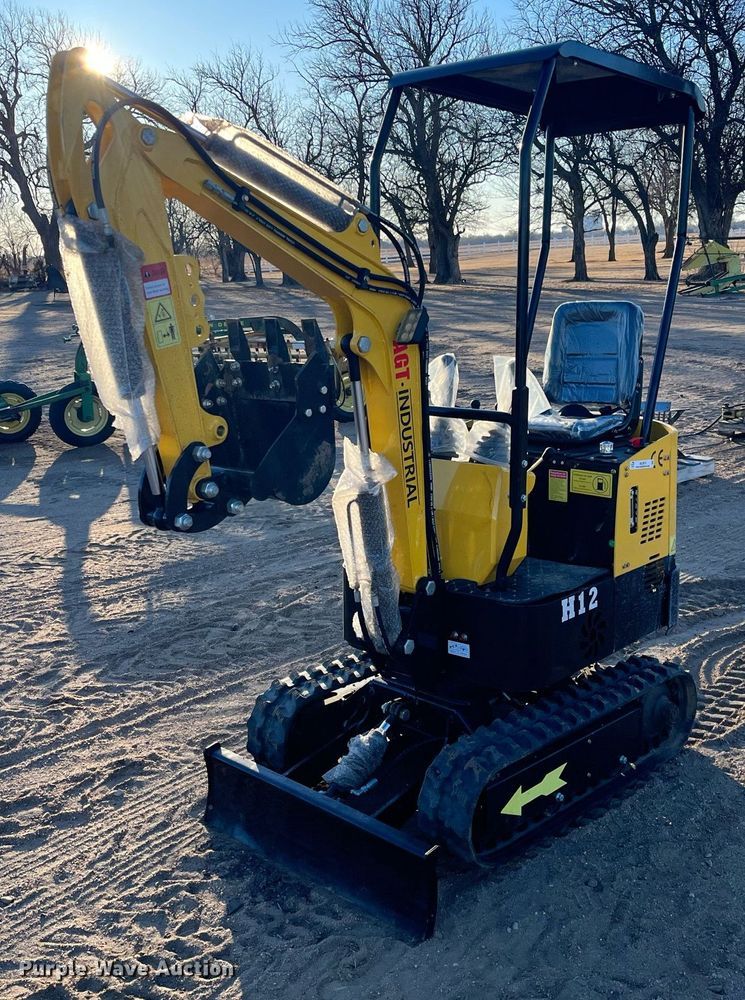 image for item ML9810 2022 Agrotk H12  mini excavator