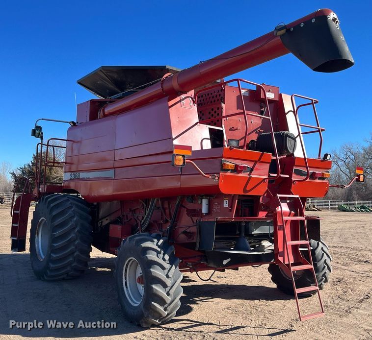 image for item ML9811 2006 Case IH 2388  combine