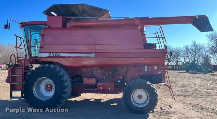 image for item ML9811 2006 Case IH 2388  combine
