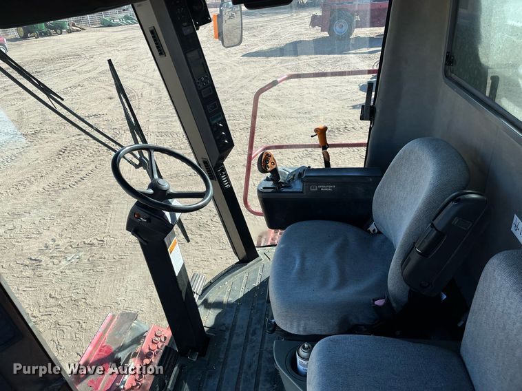 image for item ML9811 2006 Case IH 2388  combine