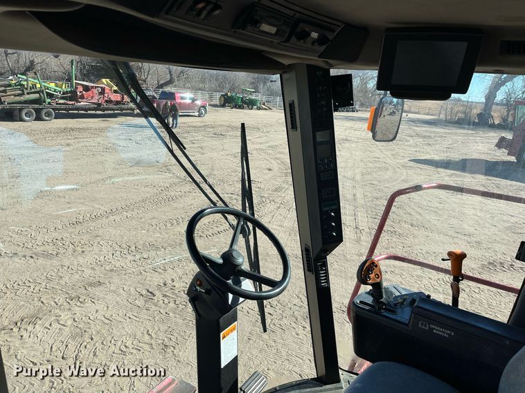 image for item ML9811 2006 Case IH 2388  combine