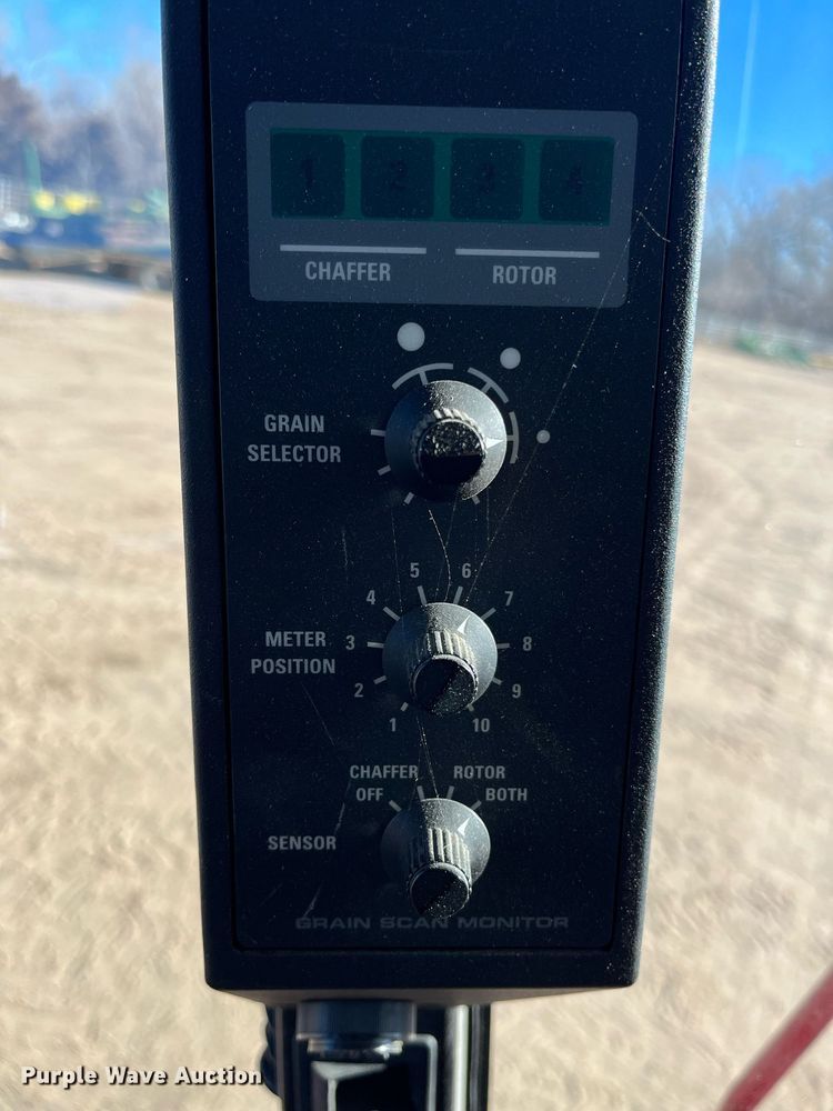 image for item ML9811 2006 Case IH 2388  combine