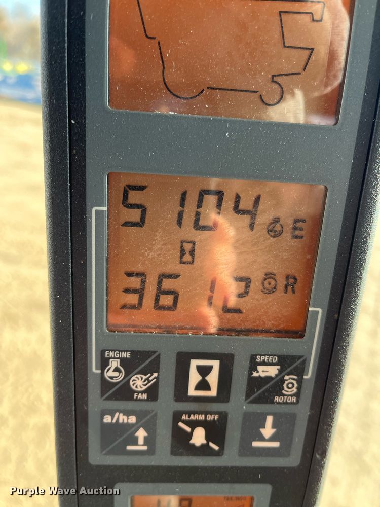 image for item ML9811 2006 Case IH 2388  combine