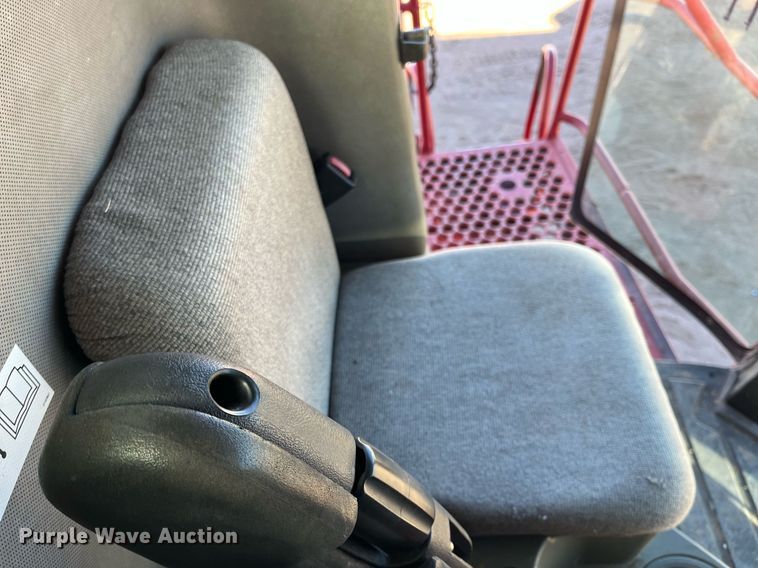 image for item ML9811 2006 Case IH 2388  combine