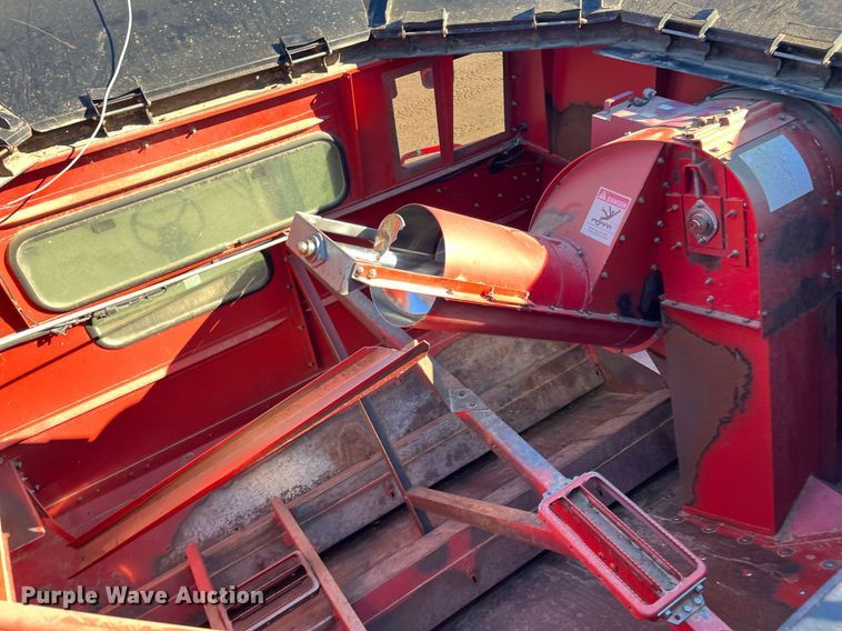 image for item ML9811 2006 Case IH 2388  combine