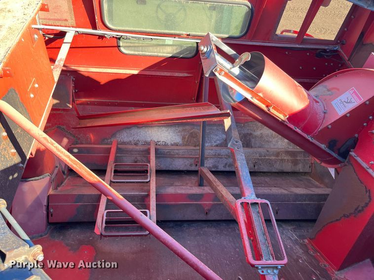 image for item ML9811 2006 Case IH 2388  combine