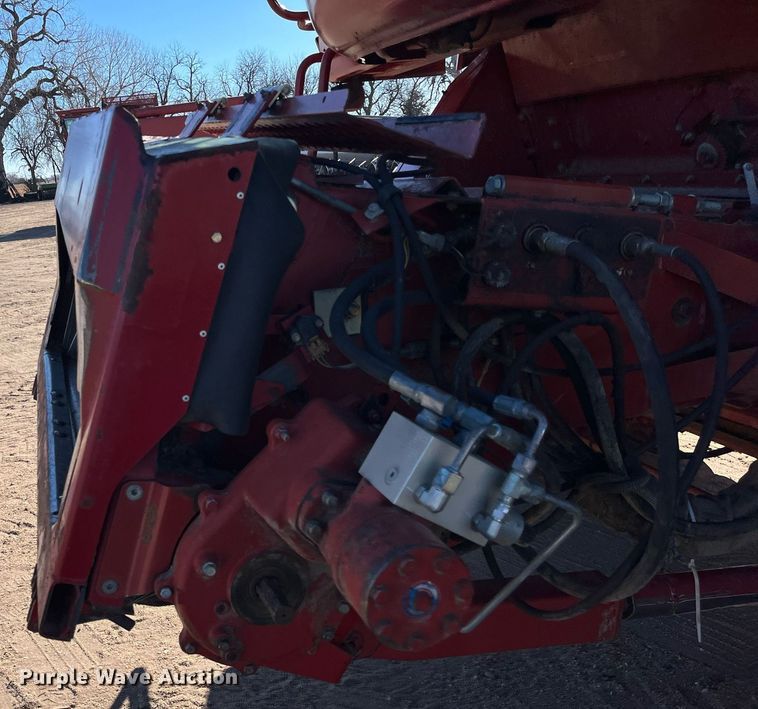 image for item ML9811 2006 Case IH 2388  combine