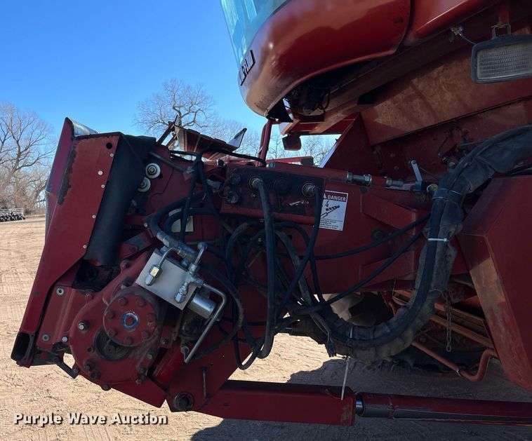 image for item ML9811 2006 Case IH 2388  combine
