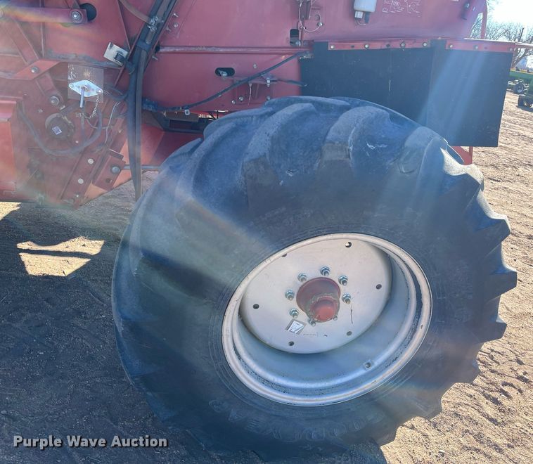 image for item ML9811 2006 Case IH 2388  combine