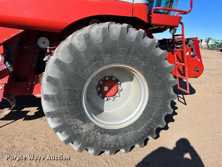 image for item ML9811 2006 Case IH 2388  combine