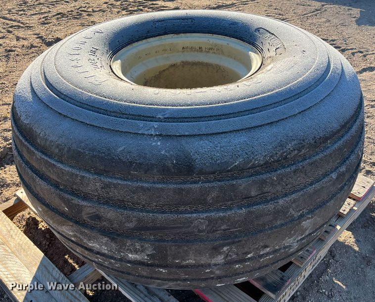 image for item ML9815 21.5L-16.1 tire and wheel