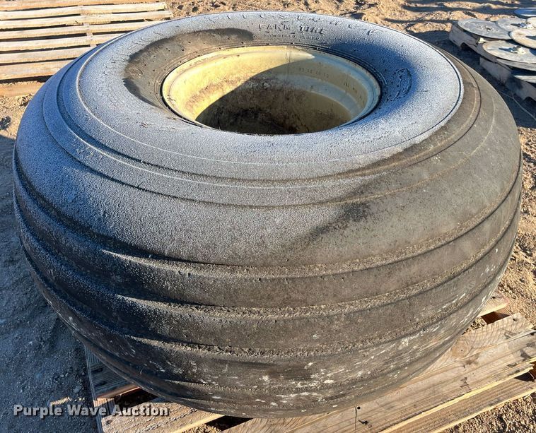 image for item ML9815 21.5L-16.1 tire and wheel