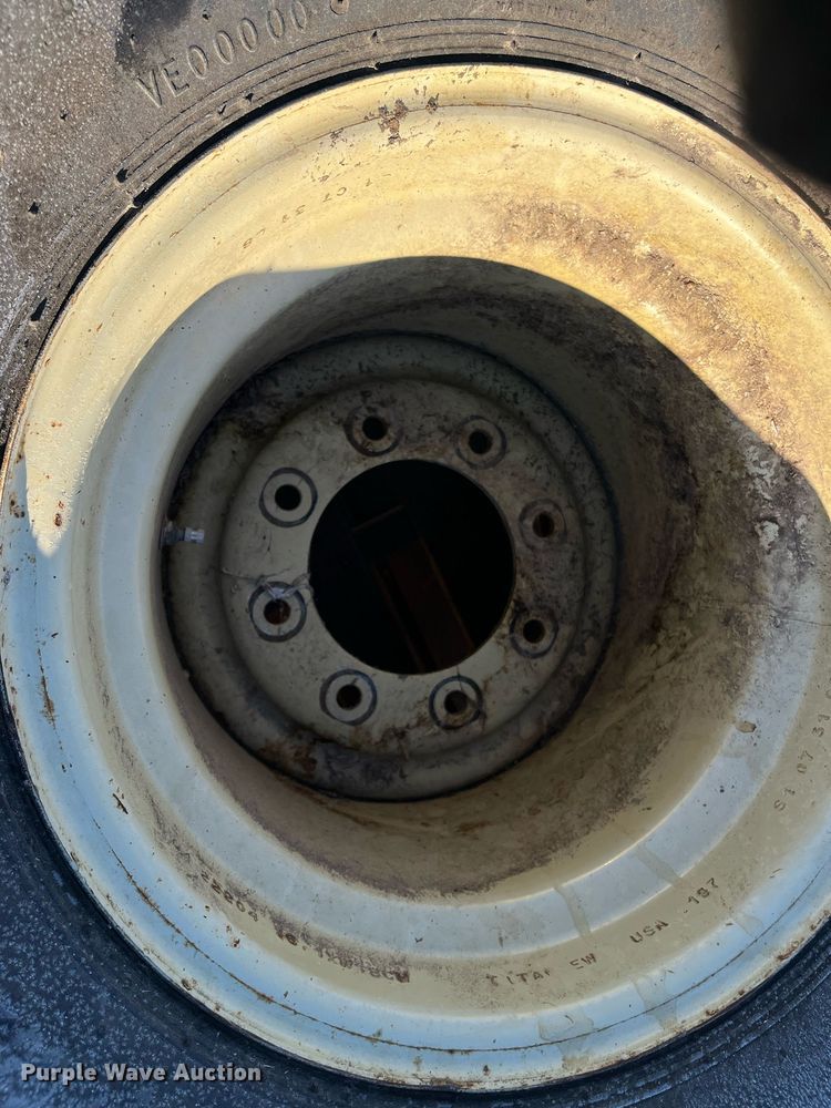 image for item ML9815 21.5L-16.1 tire and wheel