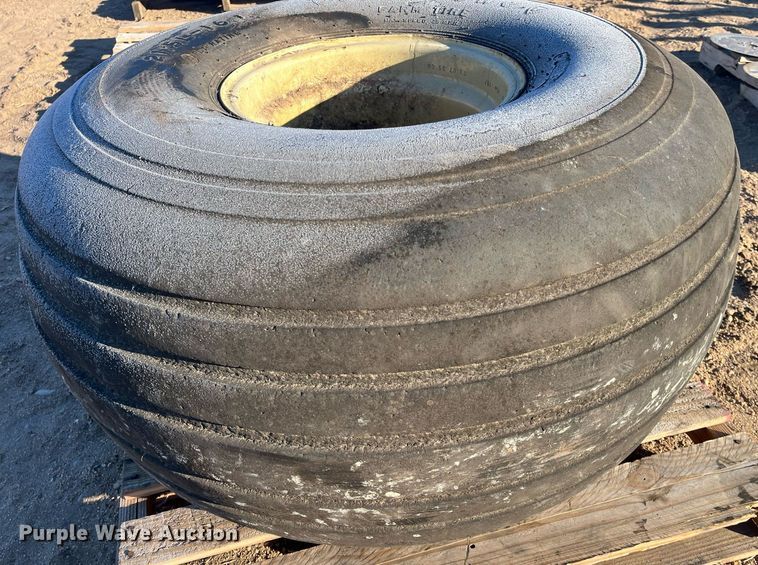 image for item ML9815 21.5L-16.1 tire and wheel