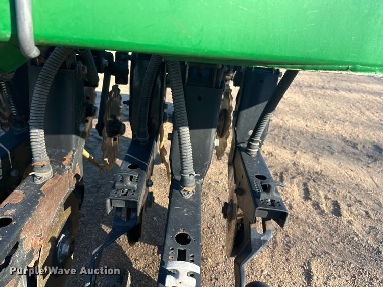 image for item ML9817 Great Plains NTA3010  no-till air seeder