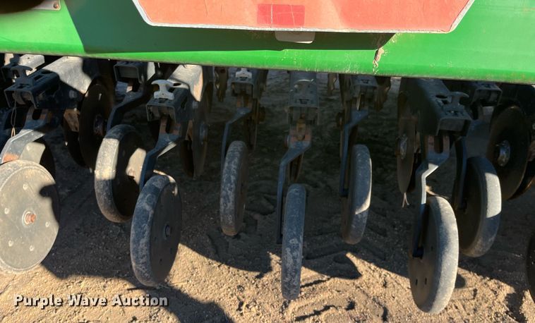 image for item ML9817 Great Plains NTA3010  no-till air seeder
