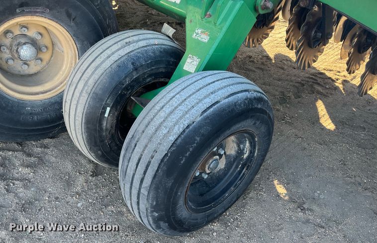 image for item ML9817 Great Plains NTA3010  no-till air seeder