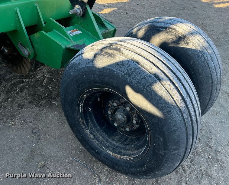 image for item ML9817 Great Plains NTA3010  no-till air seeder