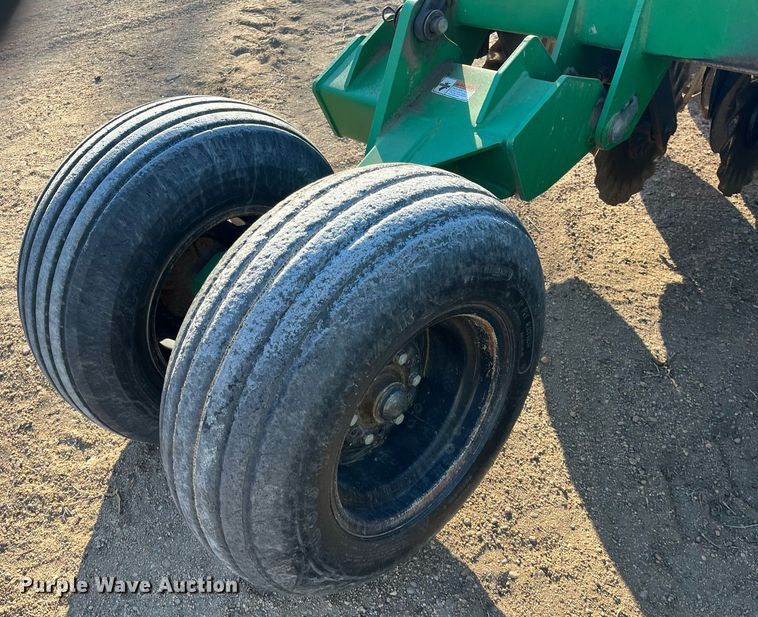 image for item ML9817 Great Plains NTA3010  no-till air seeder