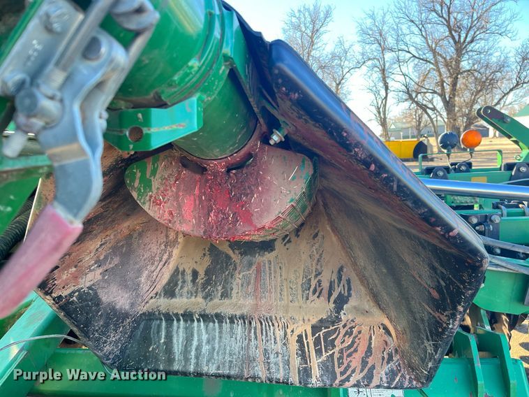 image for item ML9817 Great Plains NTA3010  no-till air seeder
