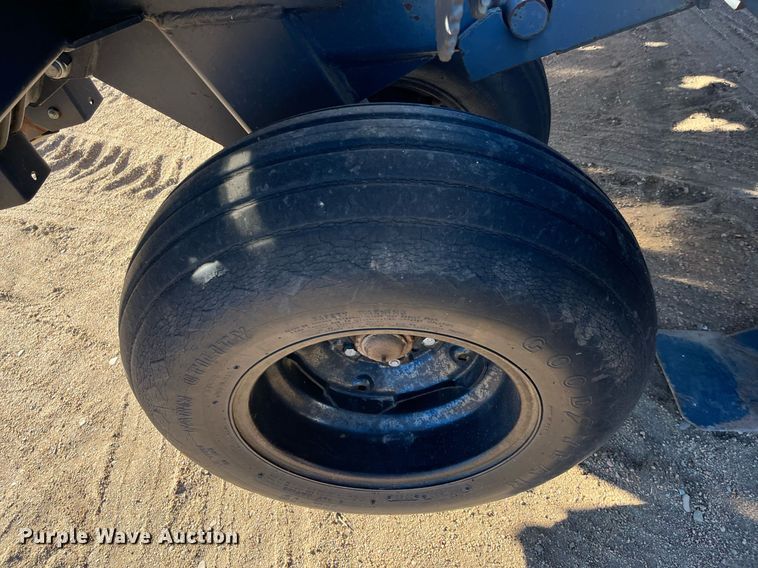 image for item ML9826 CrustBuster 4000MT  Min-Till DD36X10 grain drill