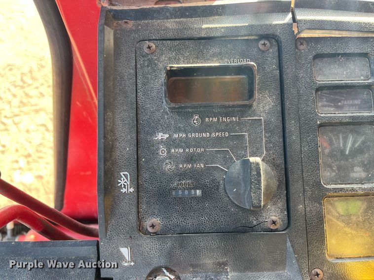 image for item ML9827 1980 International 1460  Axial-Flow Rice Special combine