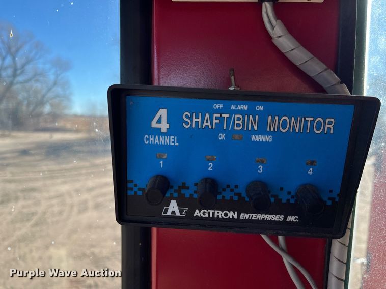 image for item ML9827 1980 International 1460  Axial-Flow Rice Special combine