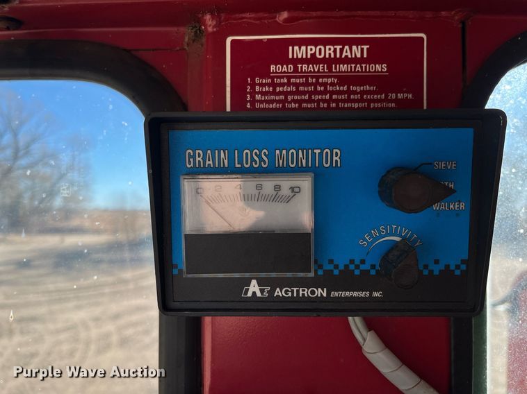 image for item ML9827 1980 International 1460  Axial-Flow Rice Special combine