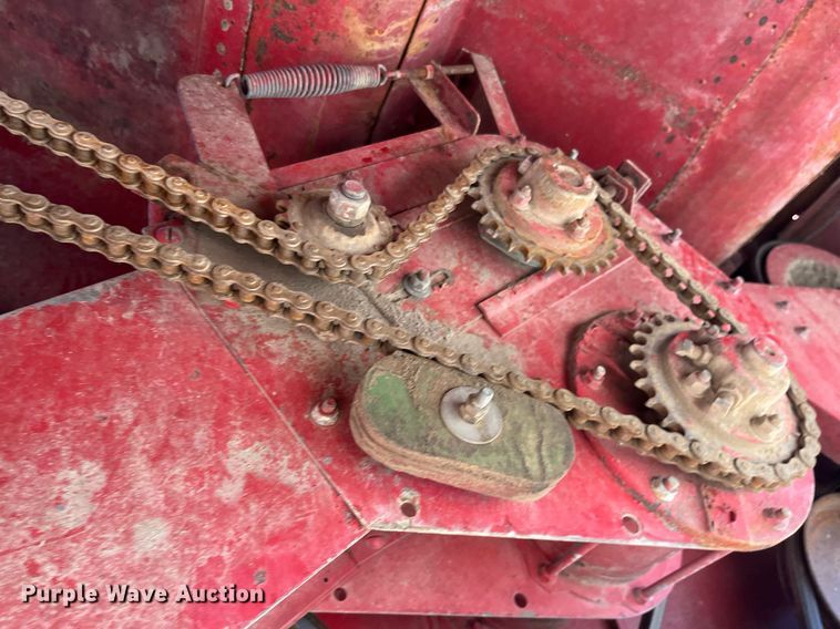 image for item ML9827 1980 International 1460  Axial-Flow Rice Special combine