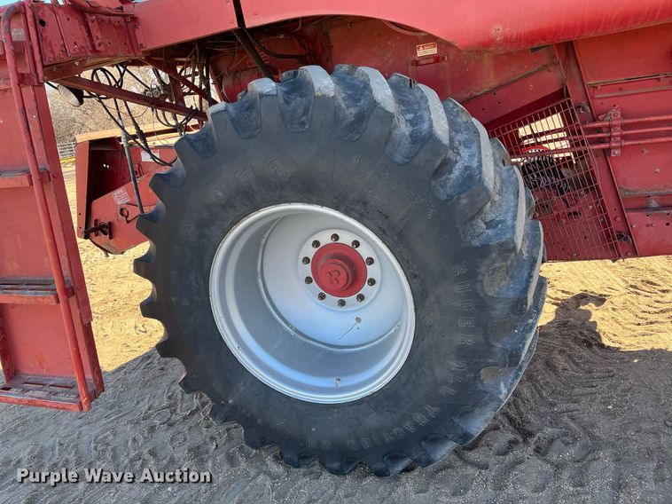 image for item ML9827 1980 International 1460  Axial-Flow Rice Special combine