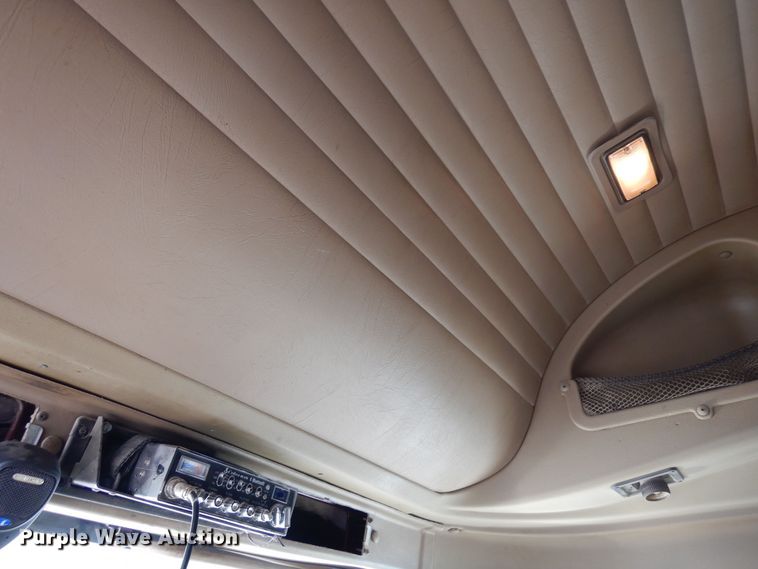 image for item DF8318 2006 International 9900i  semi truck