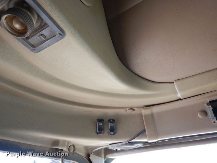 image for item DF8318 2006 International 9900i  semi truck