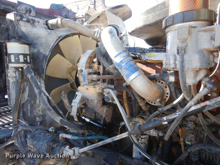 image for item DF8318 2006 International 9900i  semi truck