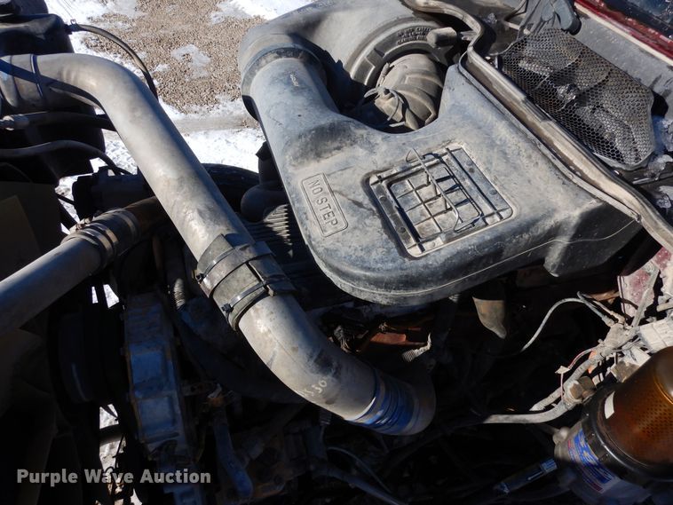 image for item DF8318 2006 International 9900i  semi truck