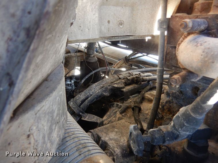 image for item DF8318 2006 International 9900i  semi truck