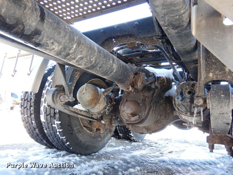 image for item DF8318 2006 International 9900i  semi truck