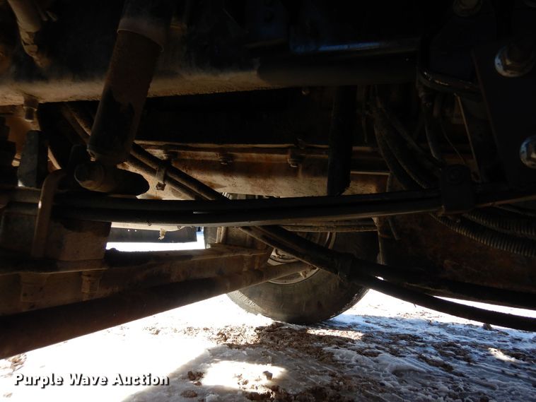 image for item DF8318 2006 International 9900i  semi truck