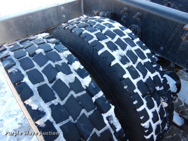 image for item DF8318 2006 International 9900i  semi truck