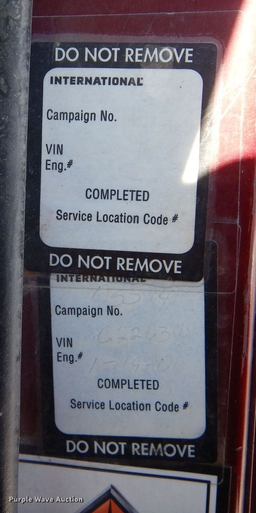 image for item DF8318 2006 International 9900i  semi truck