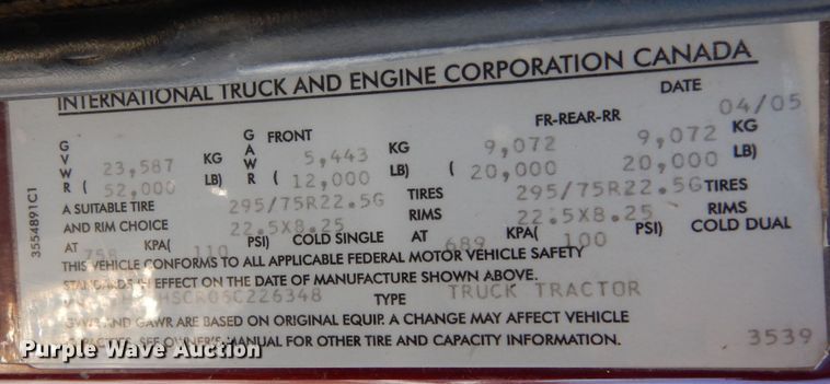 image for item DF8318 2006 International 9900i  semi truck